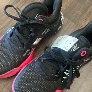 Size 4 girls basketball shoes